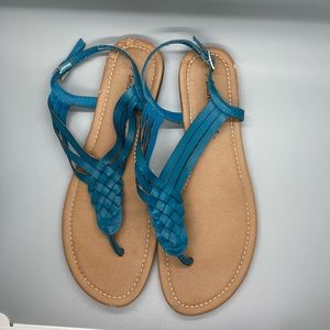 American Eagle 
Size 8